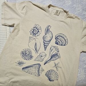 Comfort Colors Seashell Graphic Tee - Cream